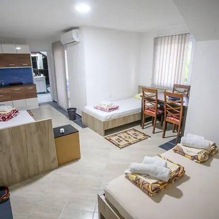 Apartment River 5