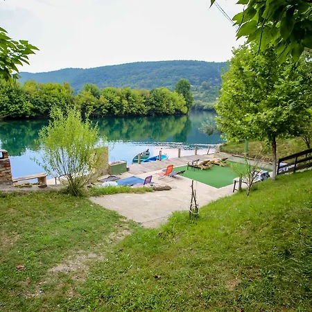 River 5 Apartment